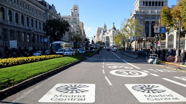 центрі Мадриду заборонили рух старих авто