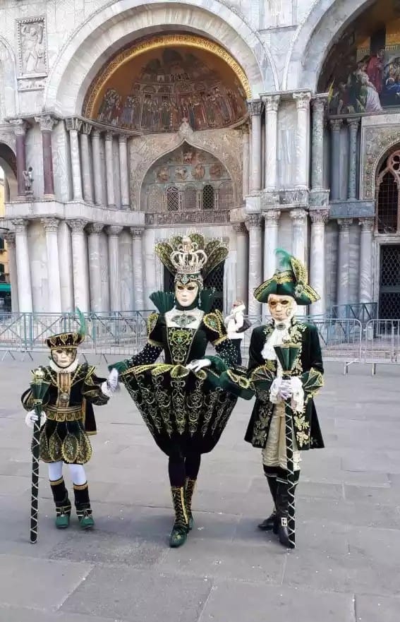 українка перемогла у конкурсі костюмів на венеціанському карнавалі