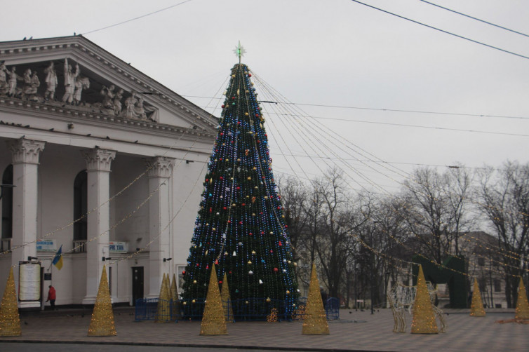 новорічна ялинка в регіонах україни