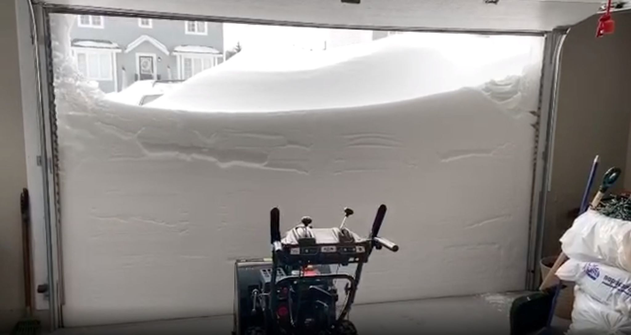 В Канаді випала рекордна кількість снігу