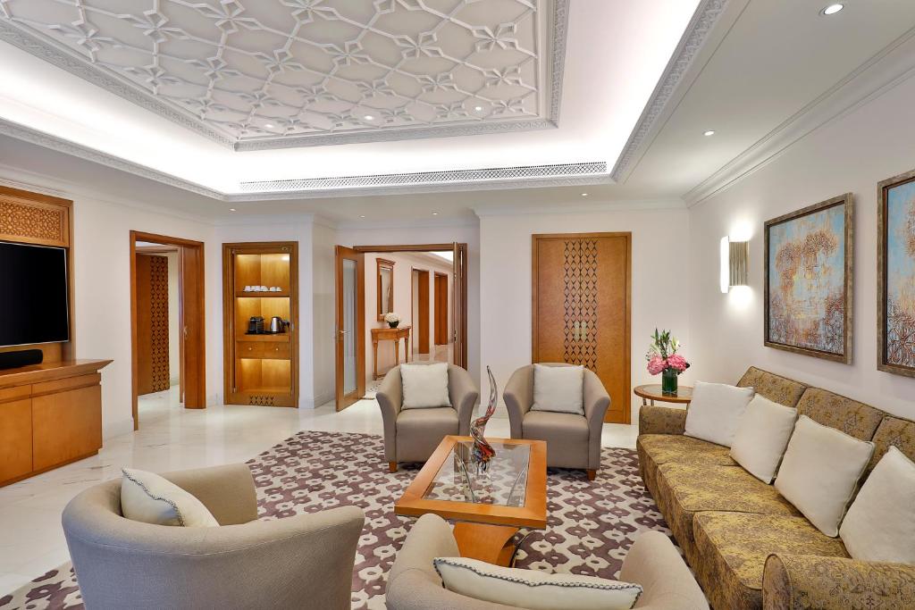 Al Bustan Palace Ritz-Carlton Hotel