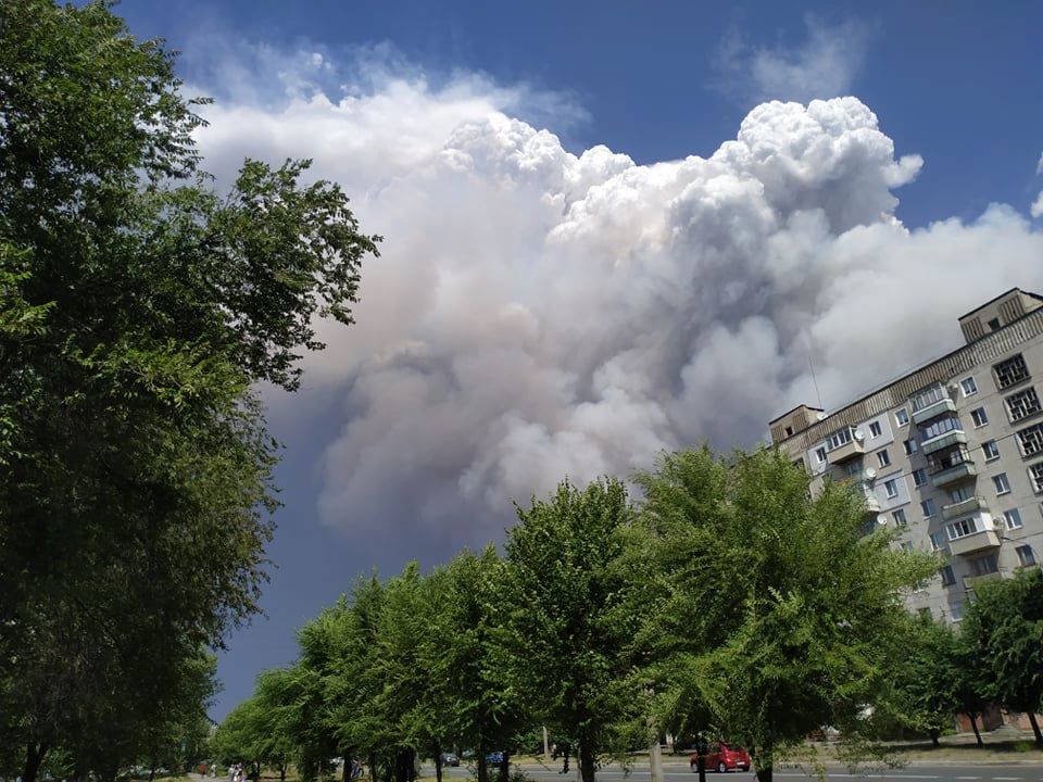 в Луганській області вирує лісова пожежа 