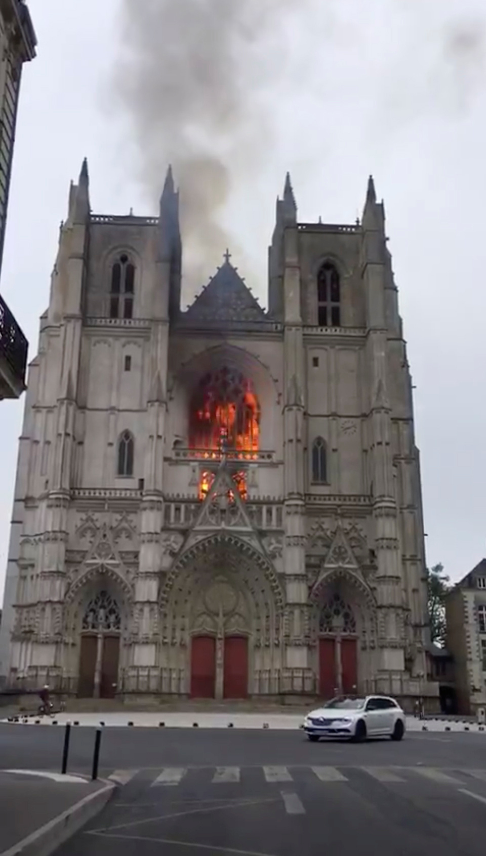 Пожежа в соборі у Нанті