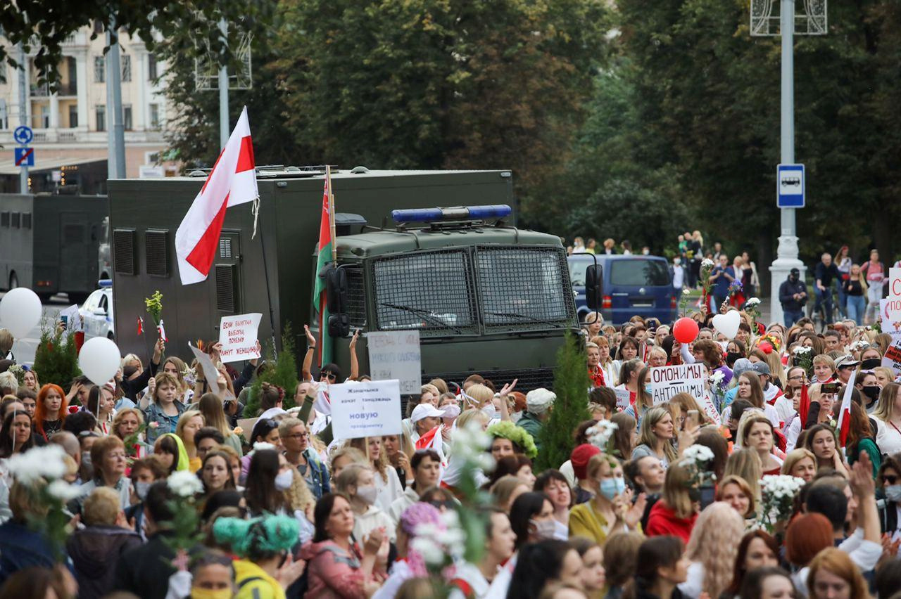 У Мінську проходить жіночий марш солідарності, затримали двох українських журналістів: відео