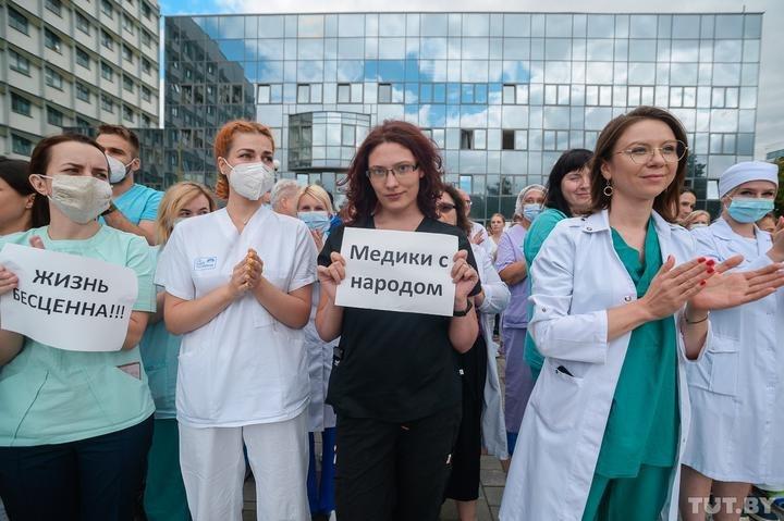 у Білорусі працівники підприємств виходять на стихійні мітинги