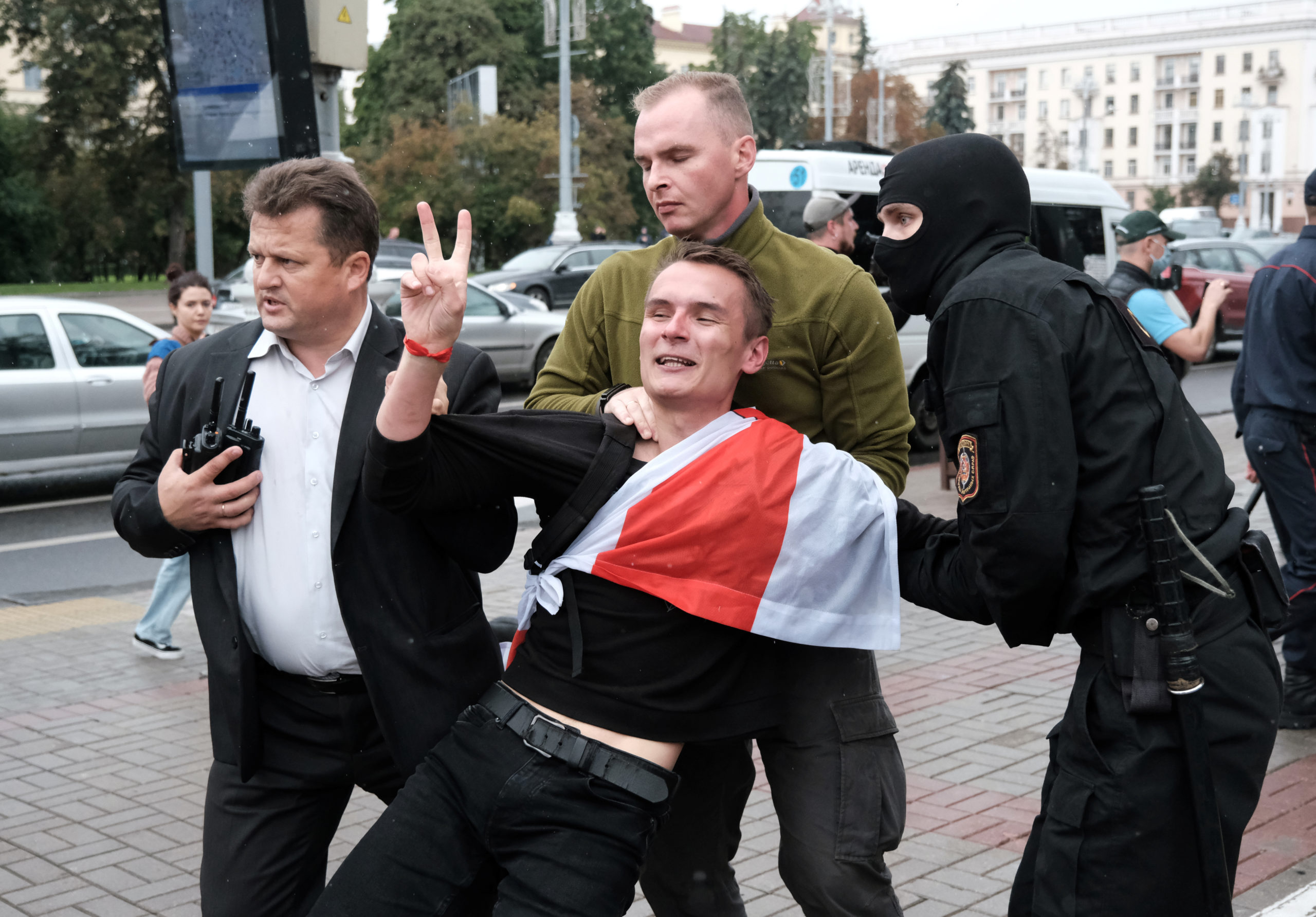 У Мінську силовики знову почали затримувати студентів: фото