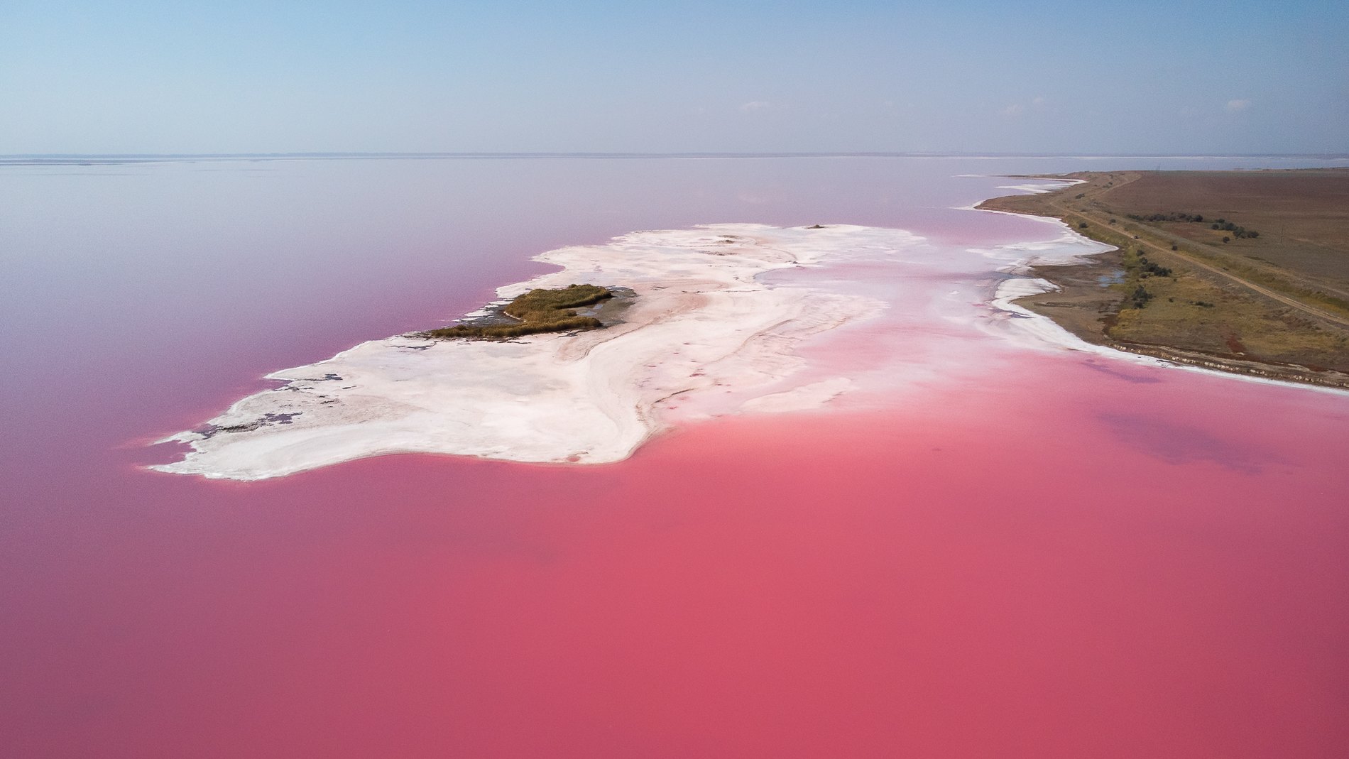 Рожеве озеро 