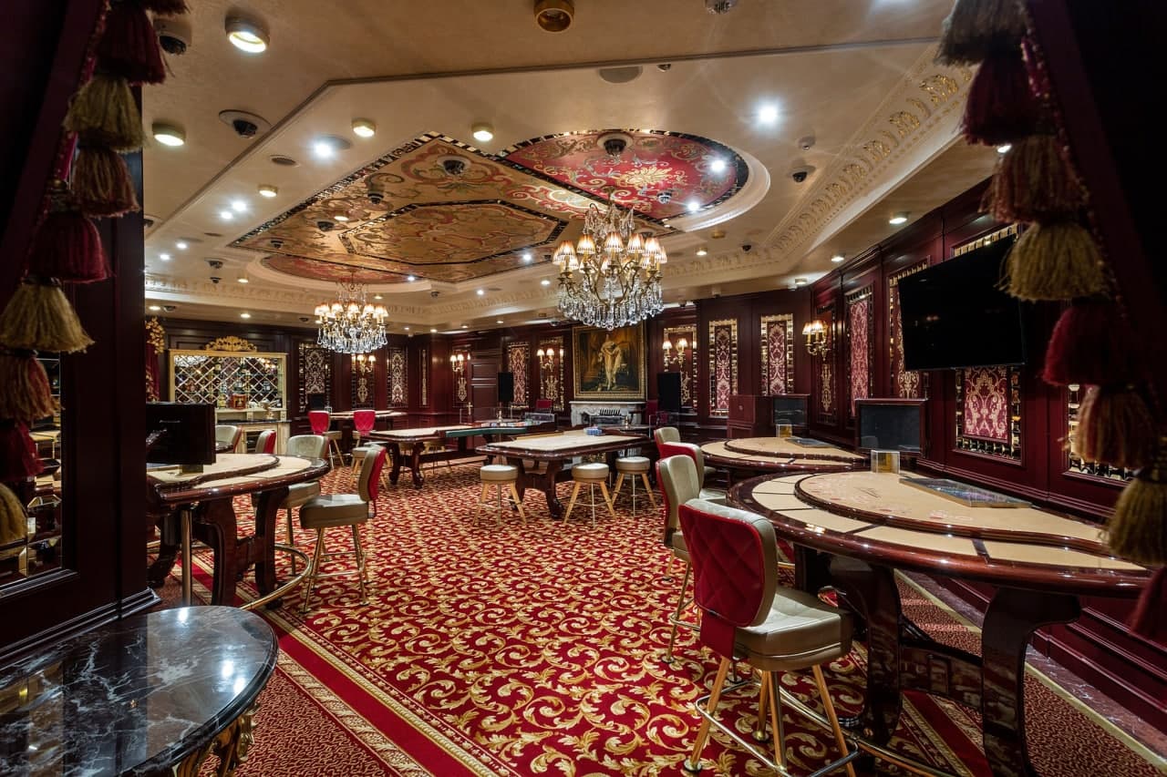 Раде предлагают разрешить казино в 5-звездочных отелях про онлайн казино видео