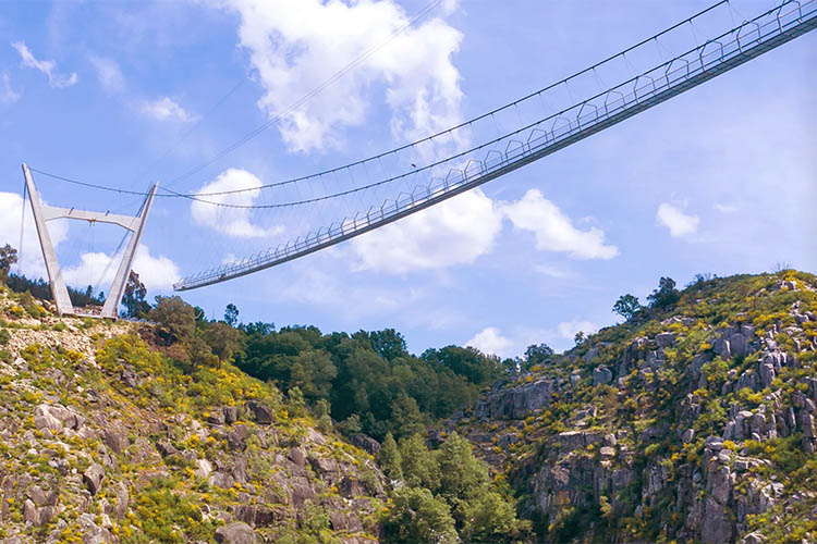 У Португалії найдовший у світі підвісний міст1