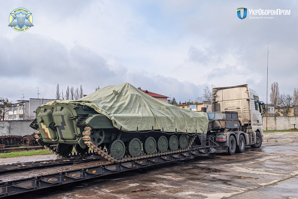 Житомирський бронетанковий достроково передав армії партію БМП-2