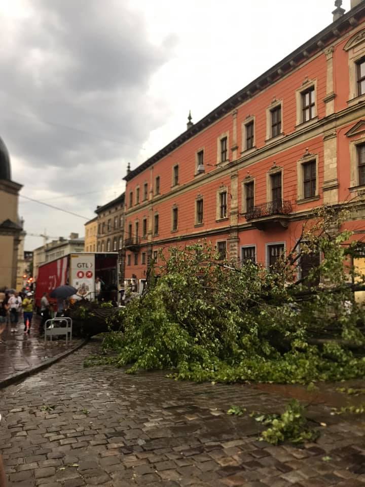 Негода у Львові