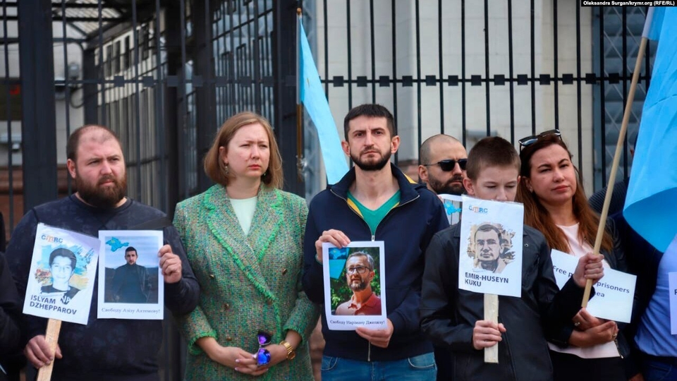 Протест через затримання кримських татар