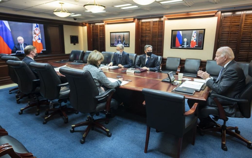 У Білому домі повідомили подробиці переговорів Байдена з Путіним