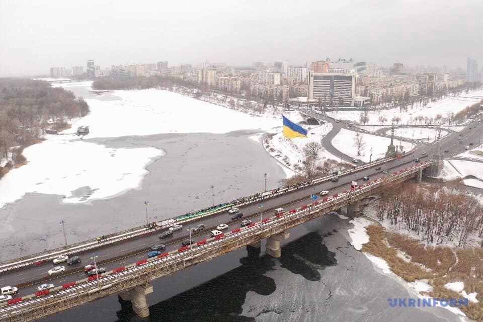 живий ланцюг на мосту Патона