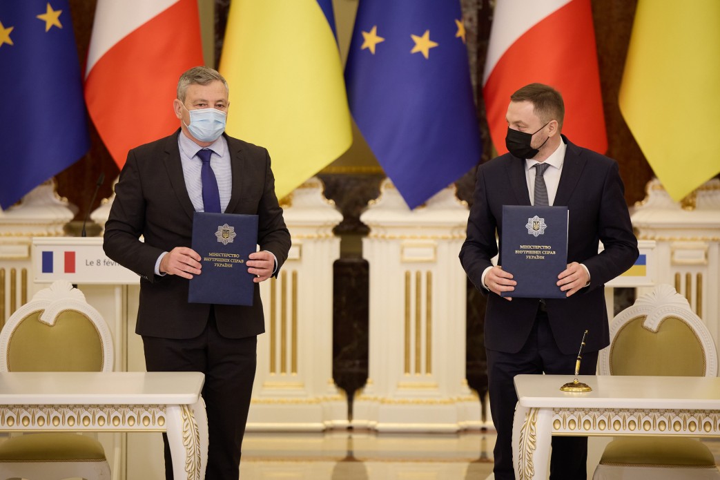 підпис документів Франція Україна