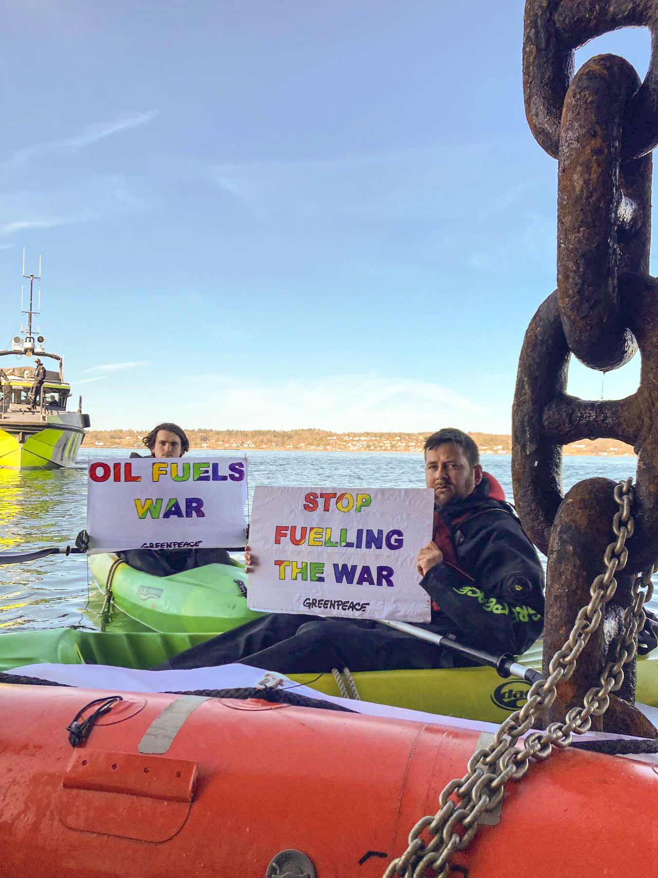 активісти Greenpeace заблокували у Норвегії російський танкер