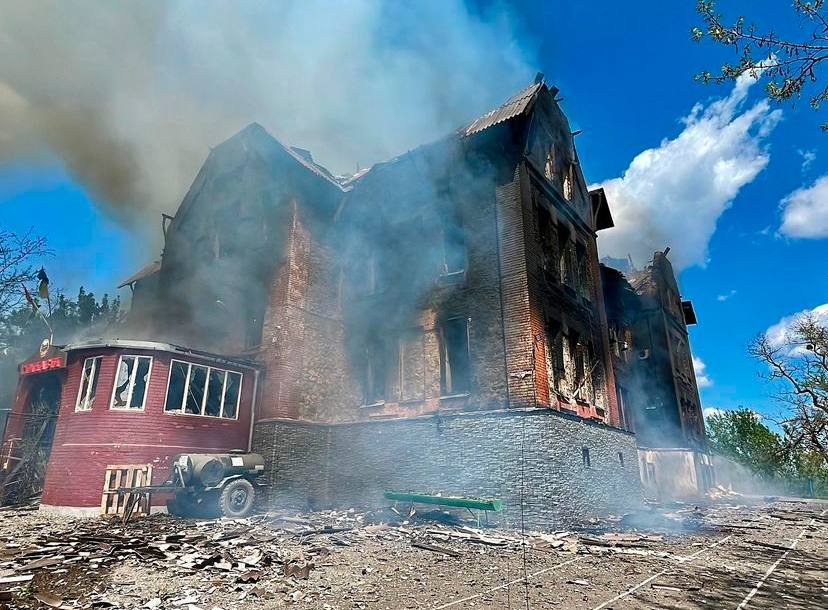 Лисичанська гімназія згоріла вщент