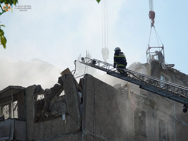 Наслідки ракетоного удару по Миколаєву