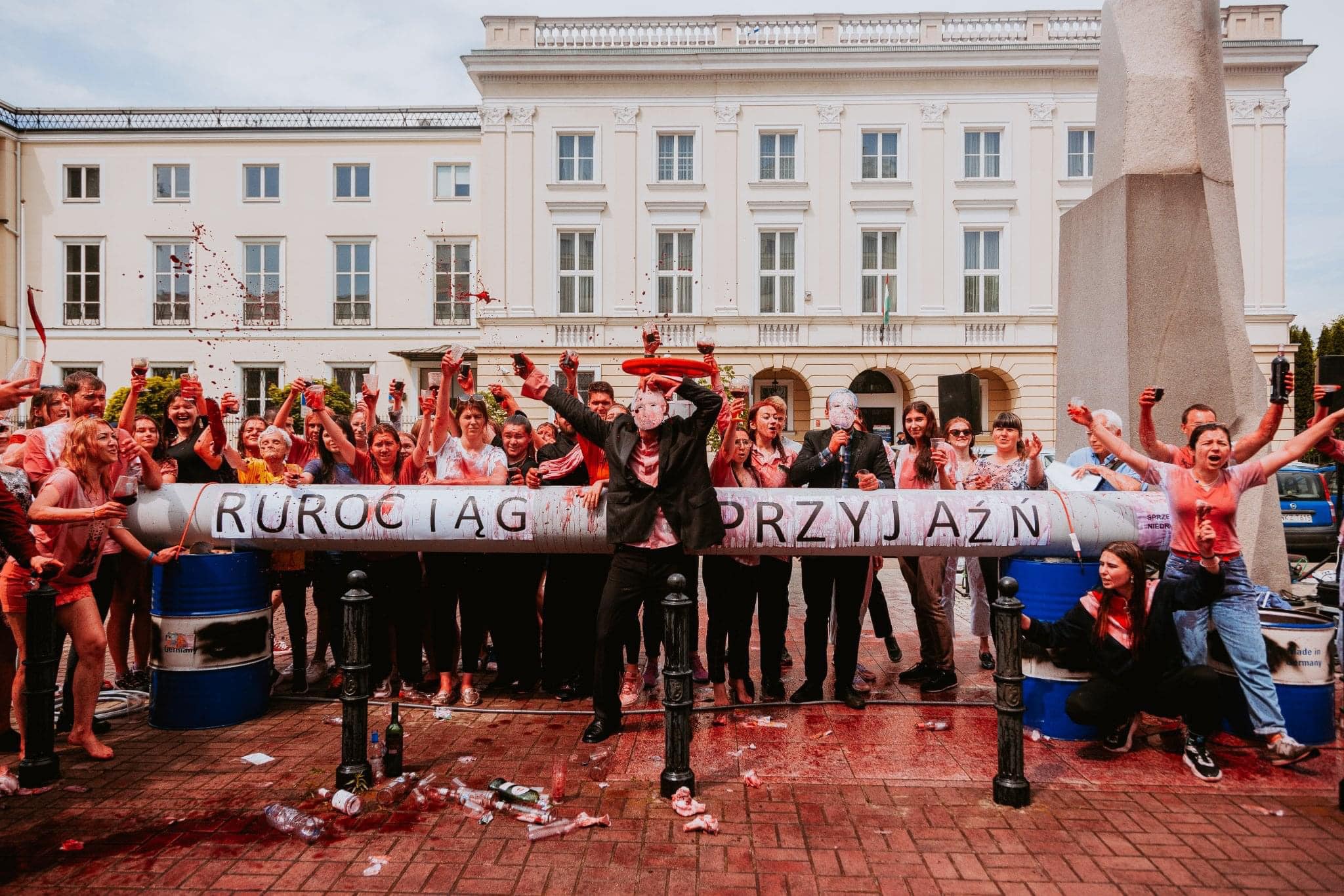 протест проти Угорщини у Варшаві