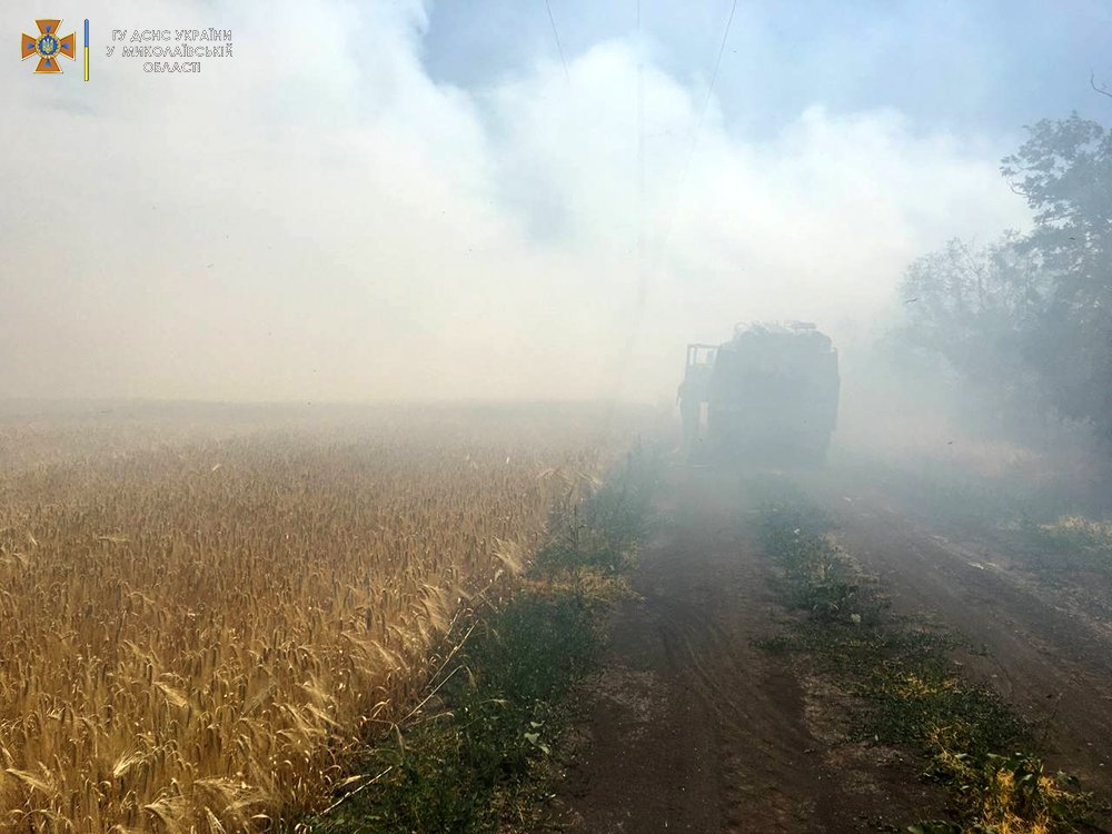 пожежа на полях після обстрілу, Миколаївщина