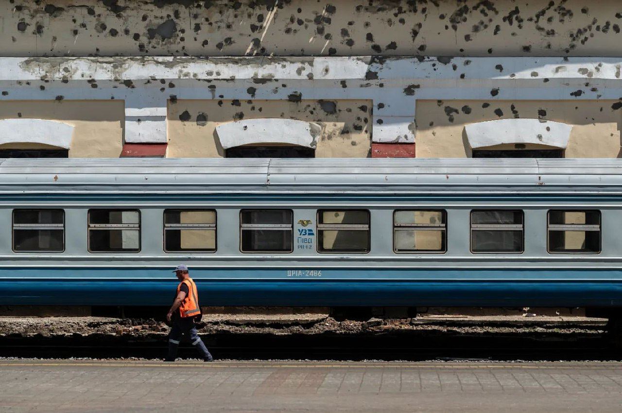 Війна, зруйнована Україна