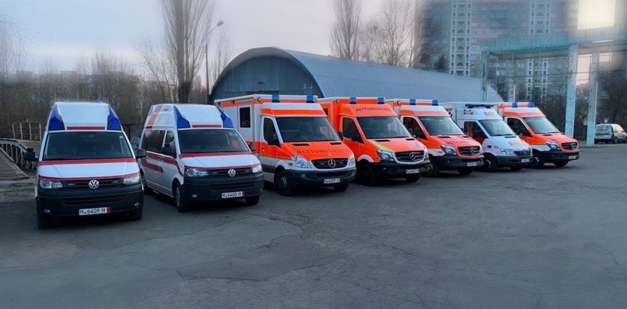 міста-побратими допомагають у відновленні України, карети швидкої допомоги