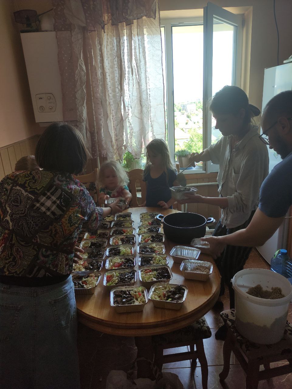 веганська волонтерська кухня для переселенців