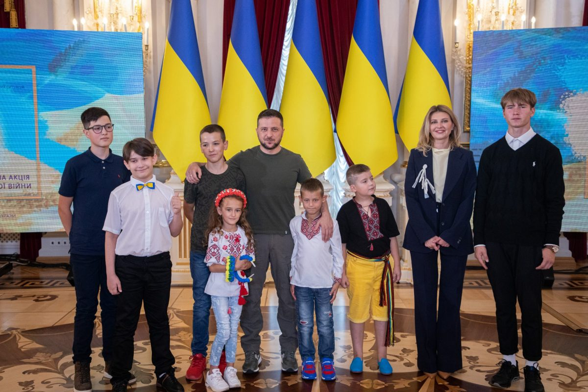 Зеленський нагородив дітей, що допомагають ЗСУ