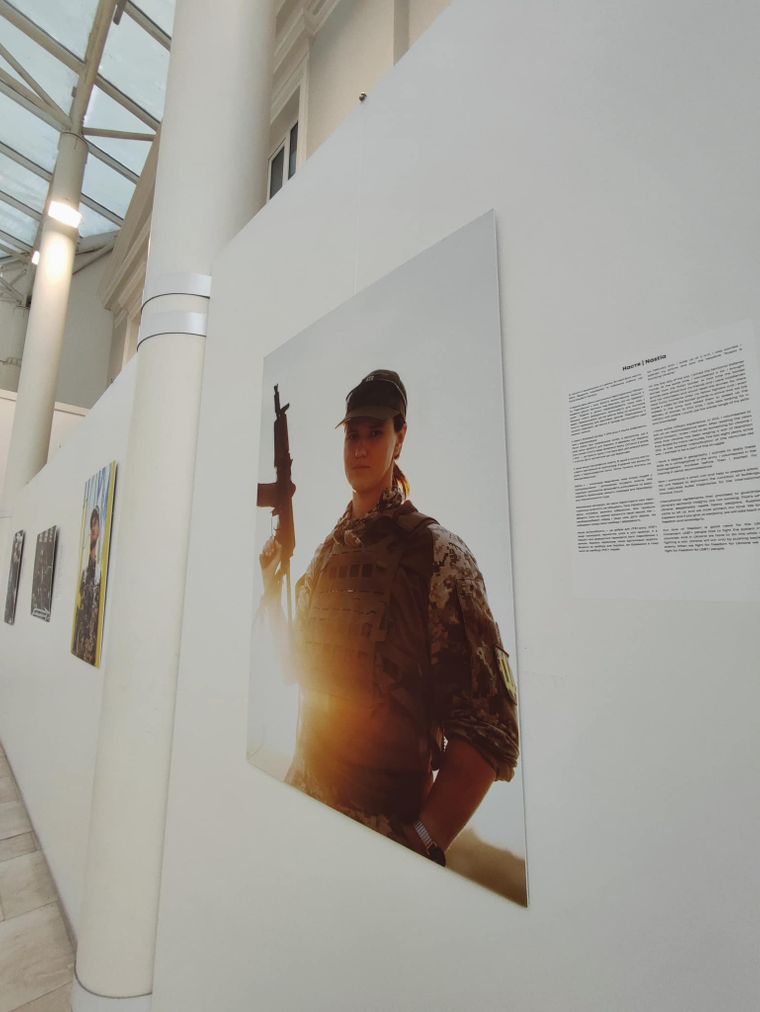 ЛГБТ-військові. виставка фото