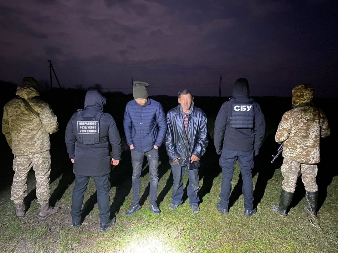 10 порушників кордону затримали на Закарпатті