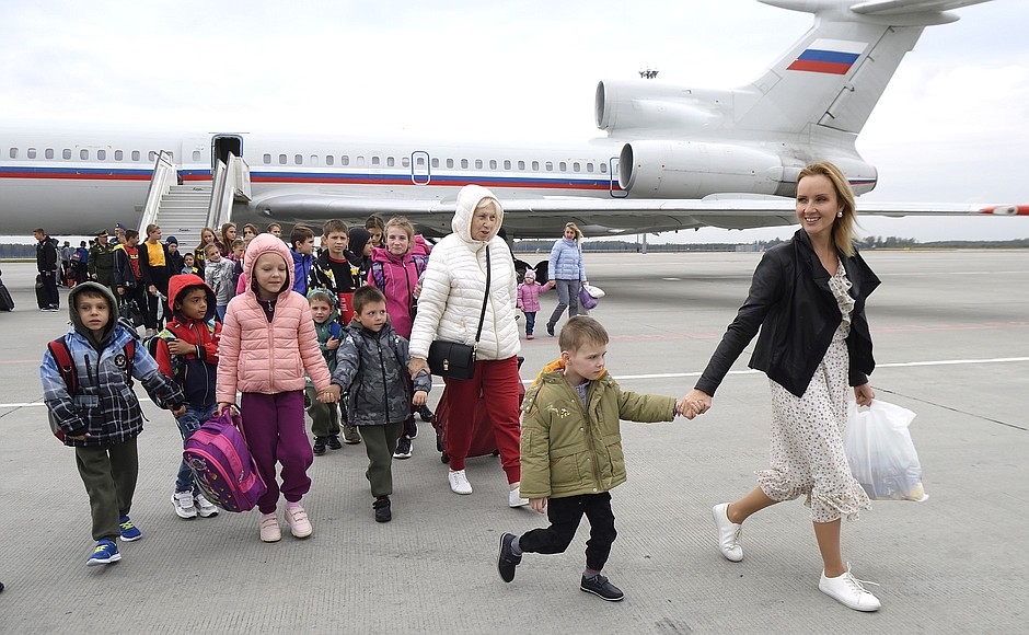 росія викрадає українських дітей