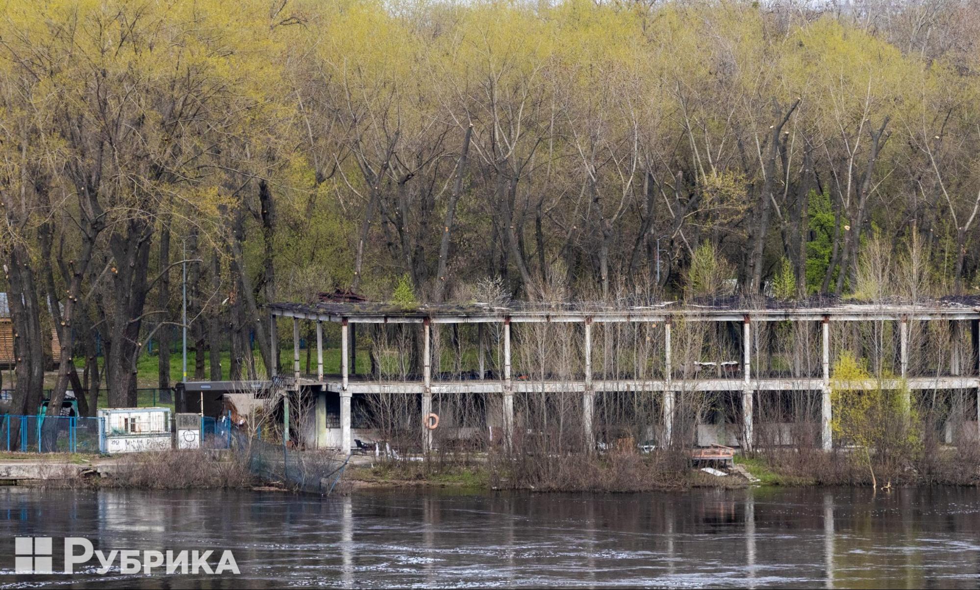 забудова Труханового острова