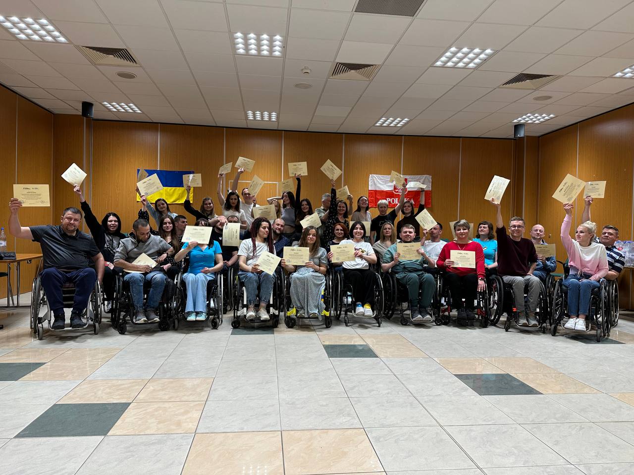 навчання українських інструкторів, які допомагають людям з інвалідністю