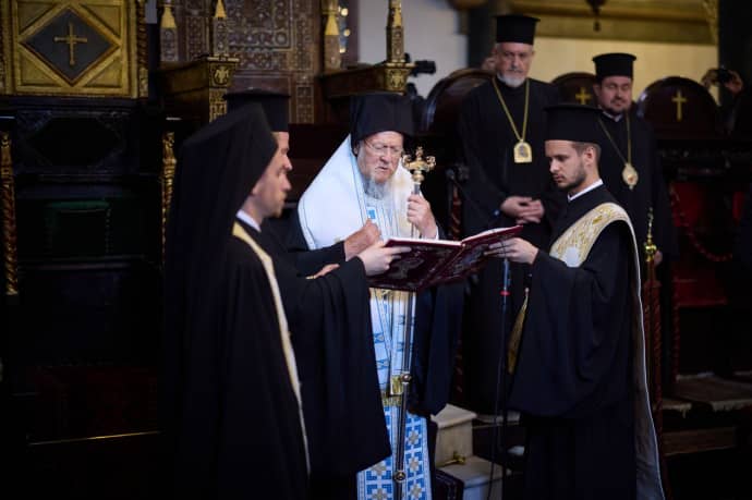 Вселенський патріарх Варфоломій провів молебень за вбитими на війні українцями