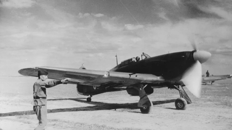 винищувач Британії Hawker Hurricane PZ865