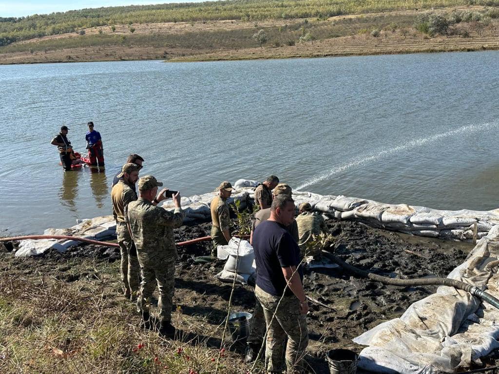 У Молдові знайшли уламки ракети в озері