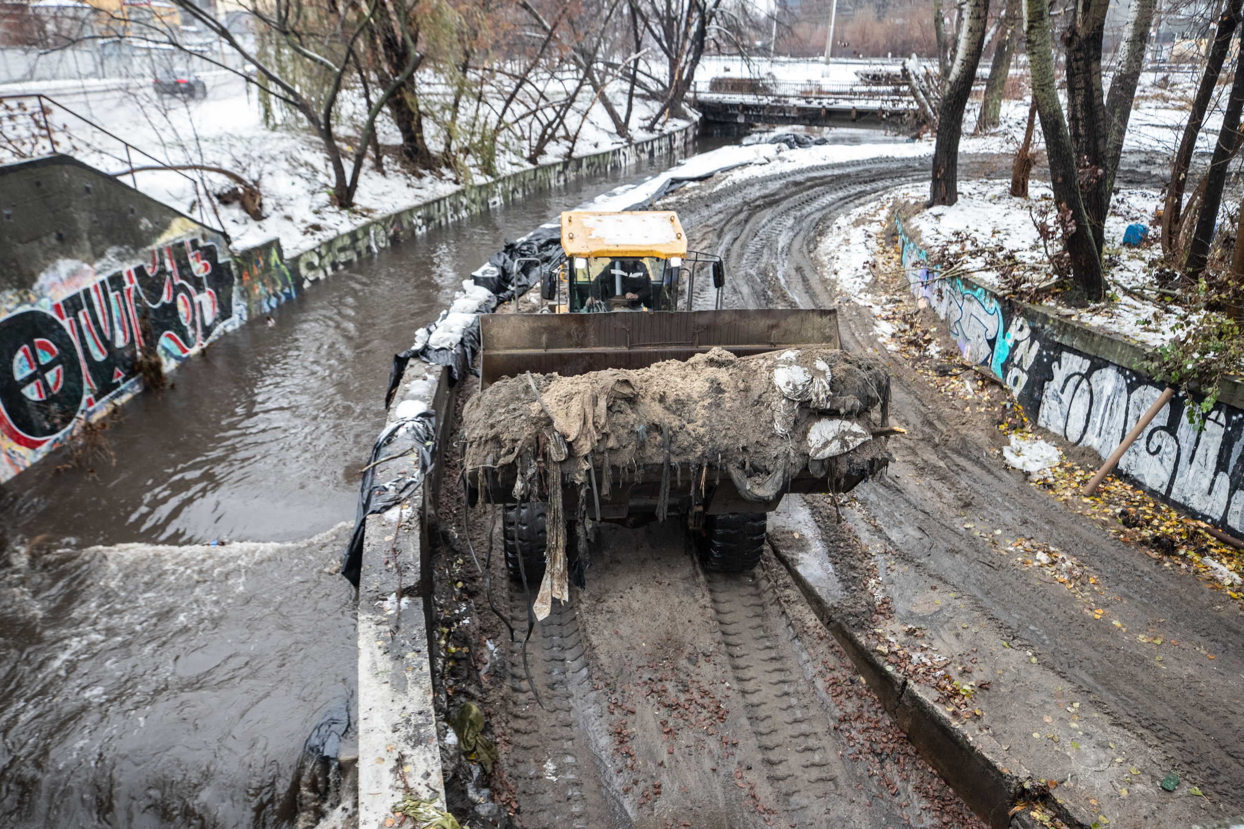 у Києві закінчується розчистка русла річки Либідь