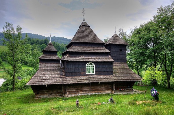 Свято-Михайлівська церква в селі Ужок. 