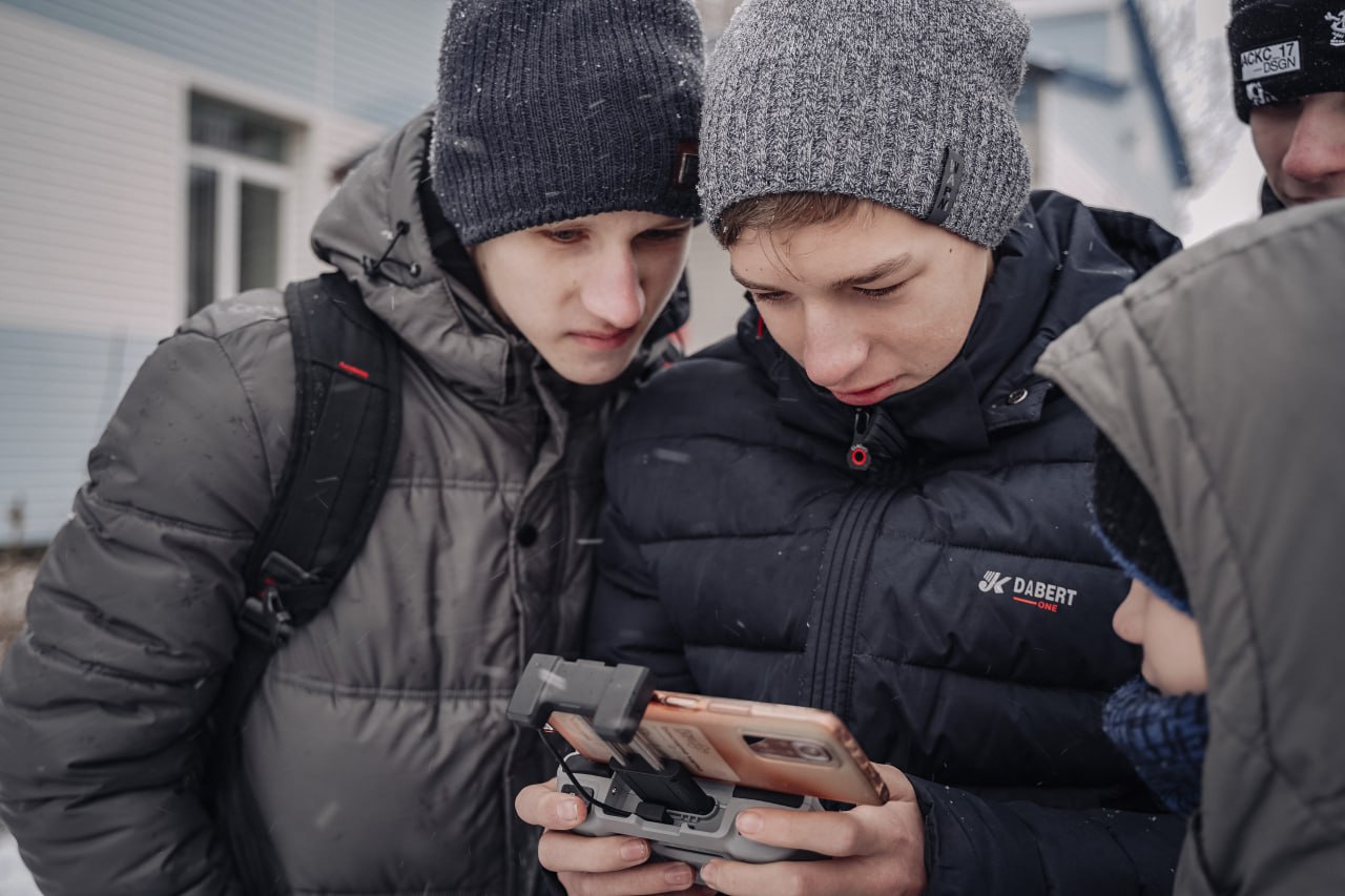 На Полтавщині молодь вчать керувати дронами
