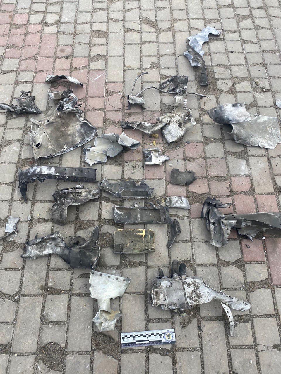 Російські окупанти вдарили ракетою по гуртожитку в Харкові