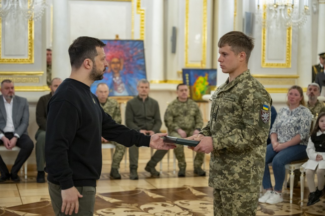 Зеленський вручив нагороди