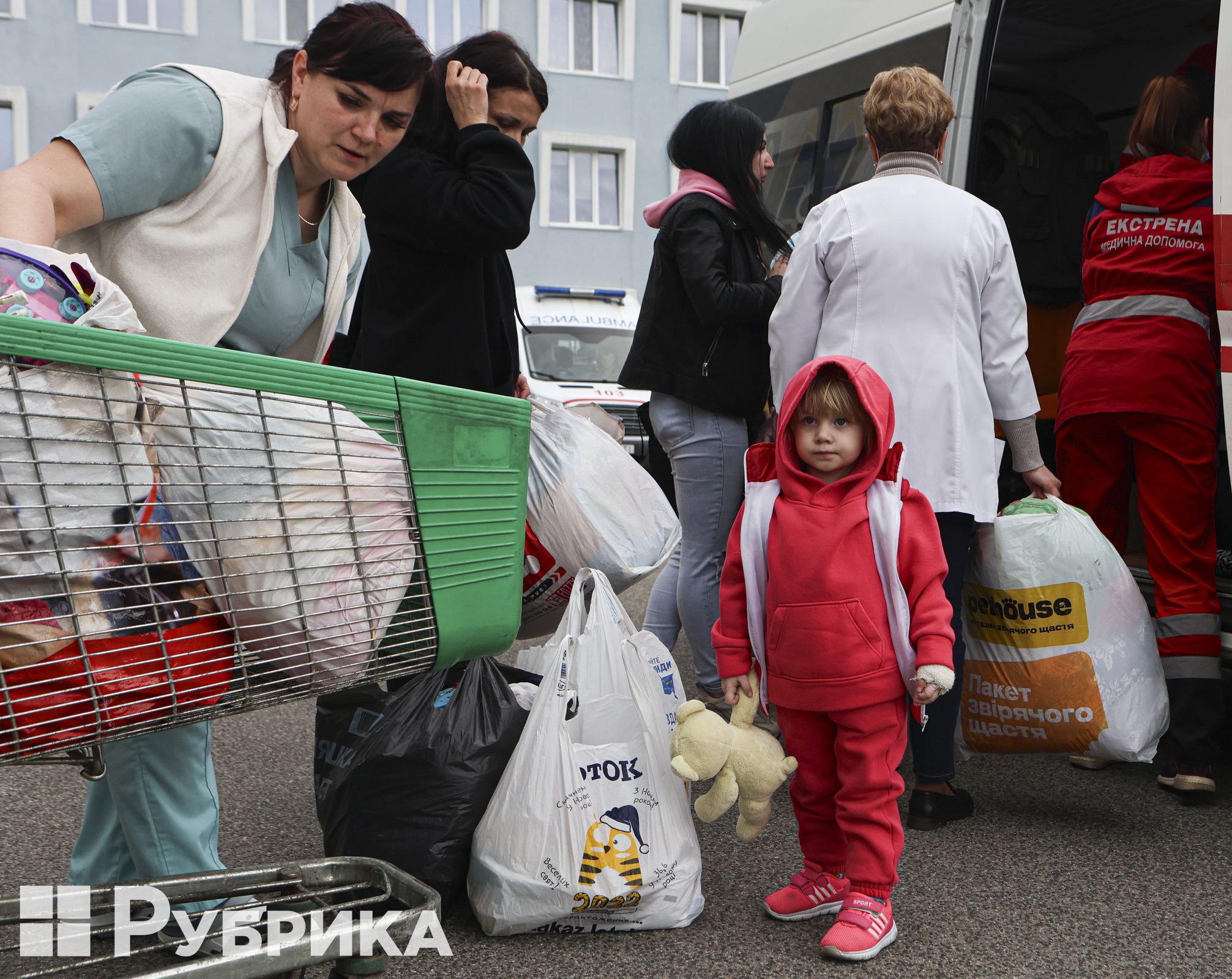 У Києві терміново евакуюють дві лікарні через можливий удар росіян