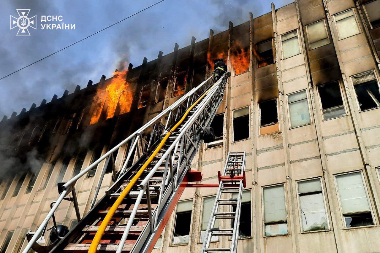 A fire following the Russian rocket attack destroyed the printing factory in Kharkiv