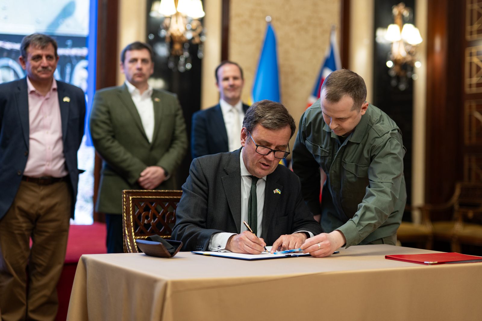 Україна та Британія підписали Рамкову домовленість щодо співробітництва у сфері оборонних матеріалів