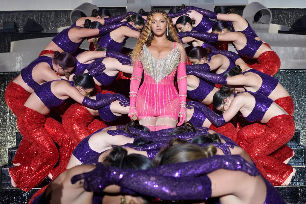 Beyoncé wearing Frolov