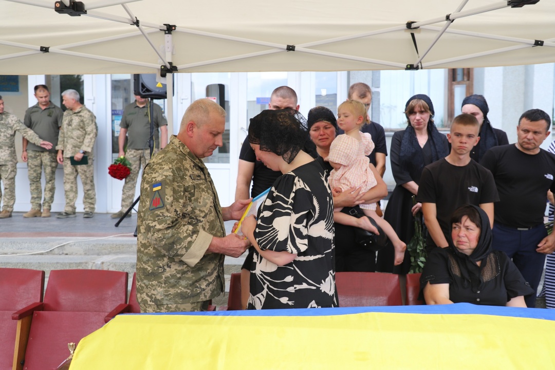 Під час масованого ракетного обстрілу загинув льотчик