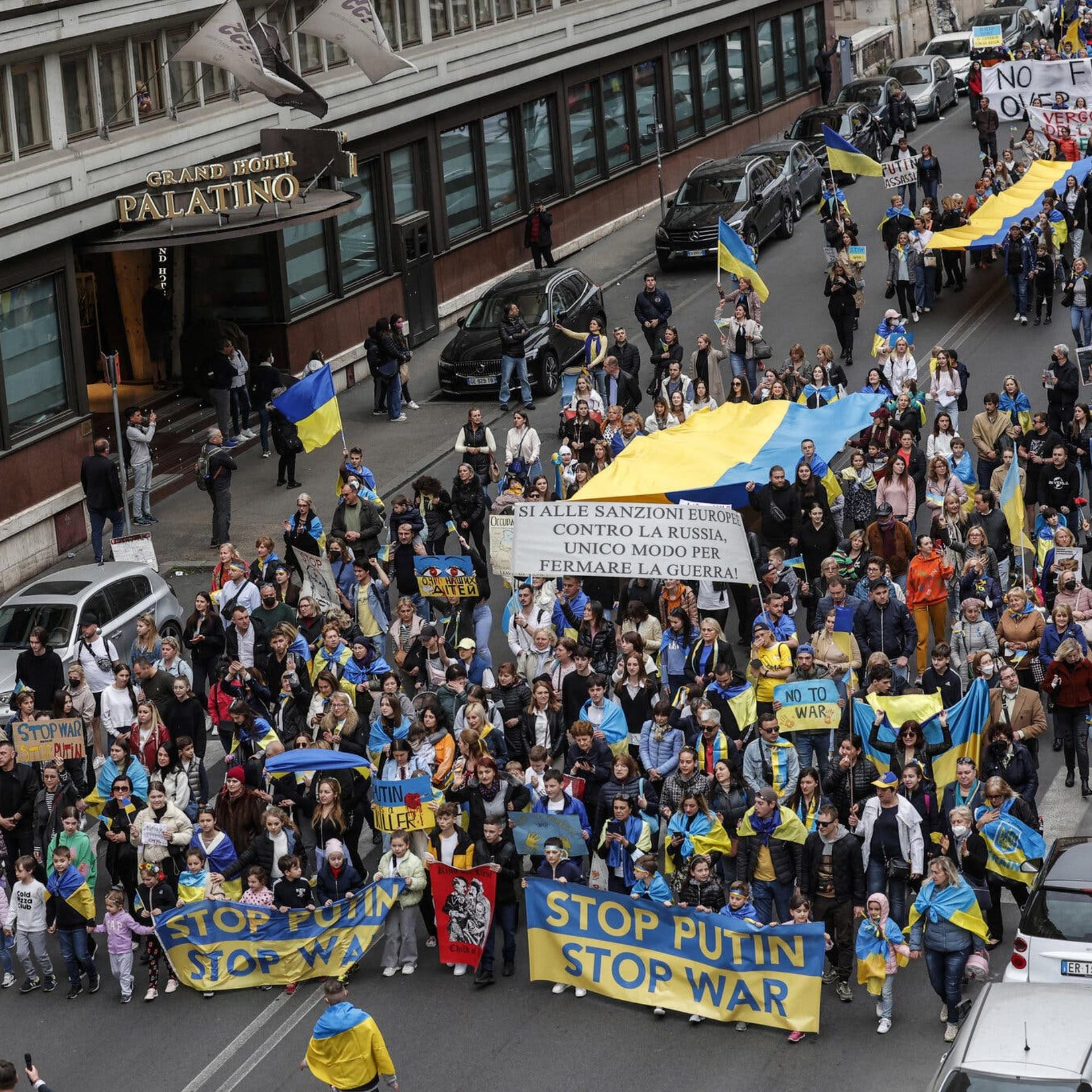 Марш протесту проти війни. Рим, Італія, березень 2022