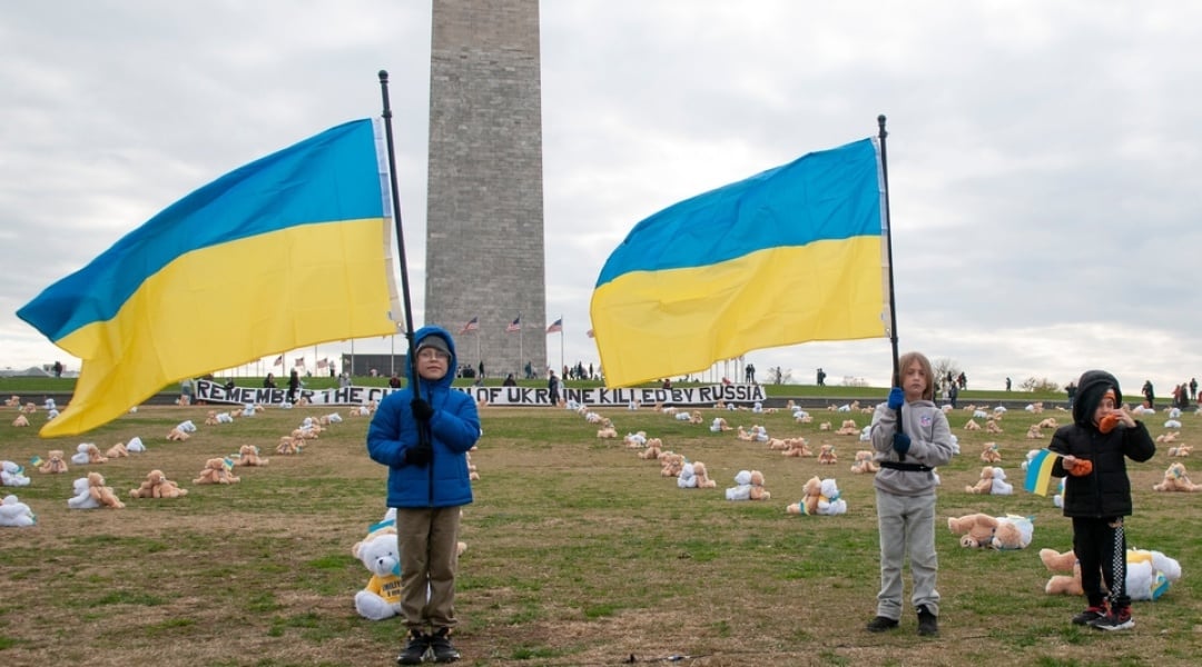 У Вашингтоні зібрали сотні плюшевих ведмедиків у пам'ять про українських дітей