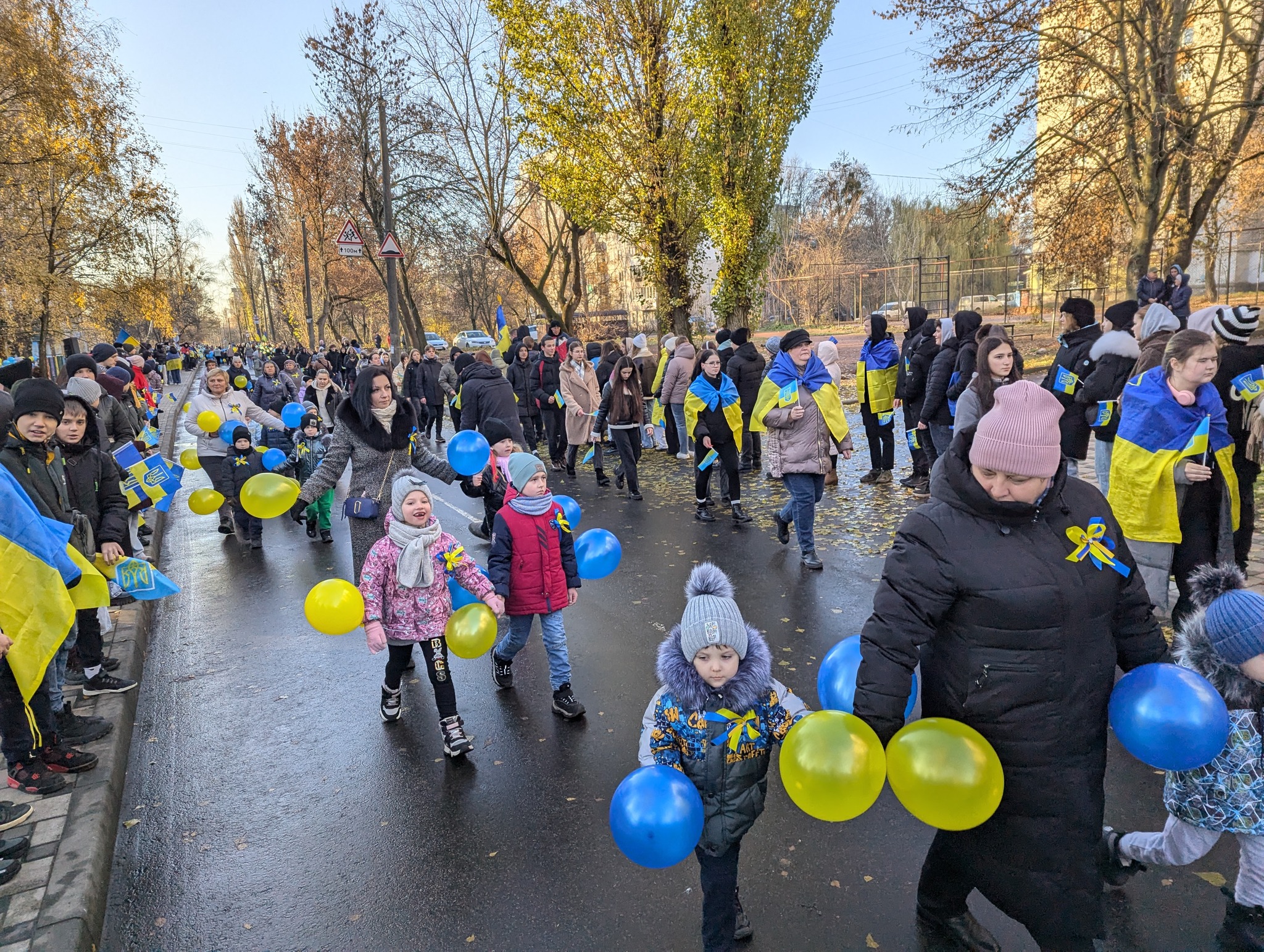 1000 житомирян утворили ланцюг єдності