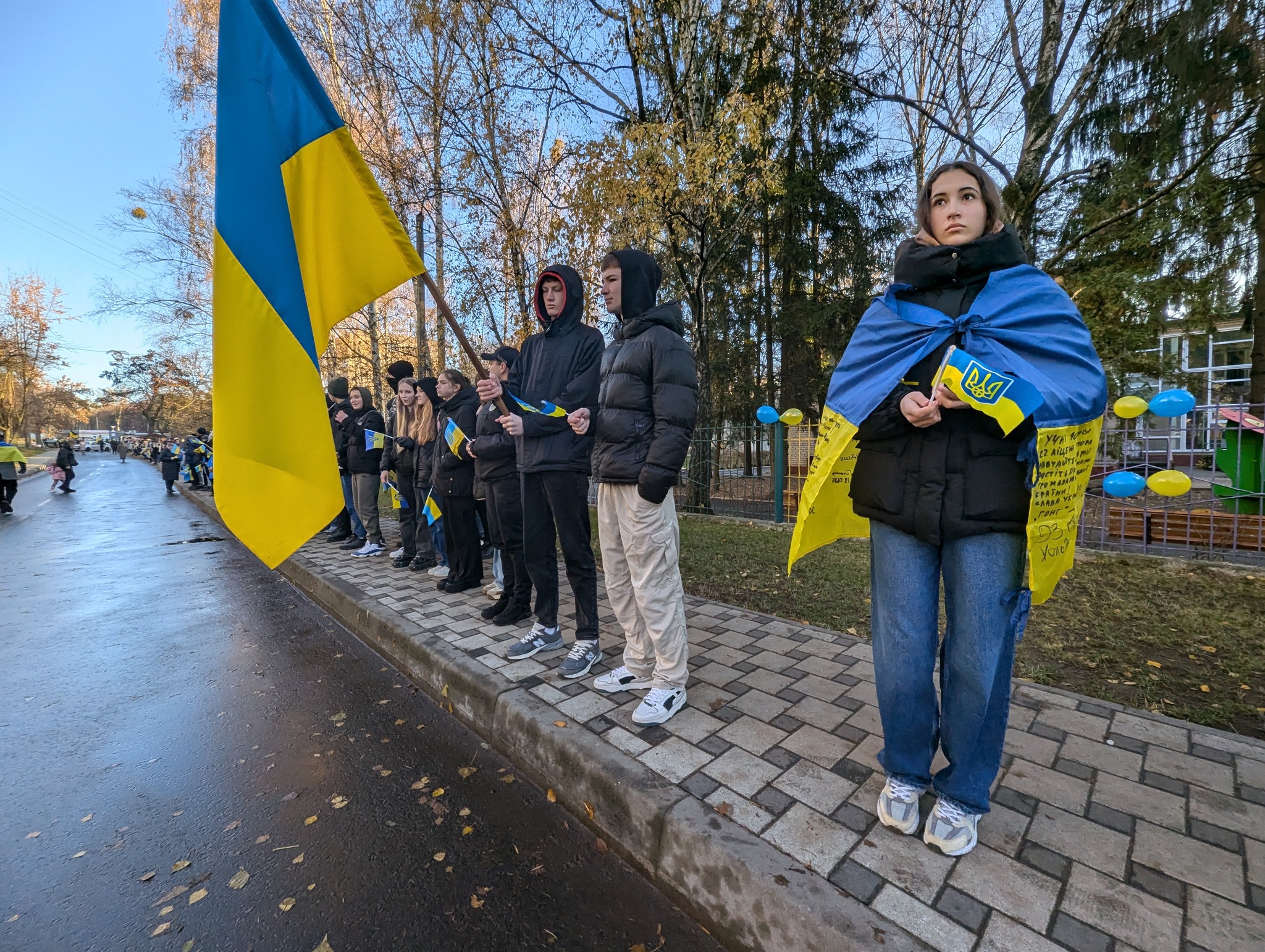 1000 житомирян утворили ланцюг єдності